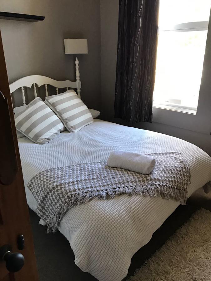 Otautau Hotel Екстериор снимка