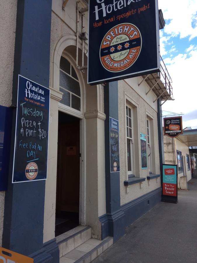 Otautau Hotel Екстериор снимка