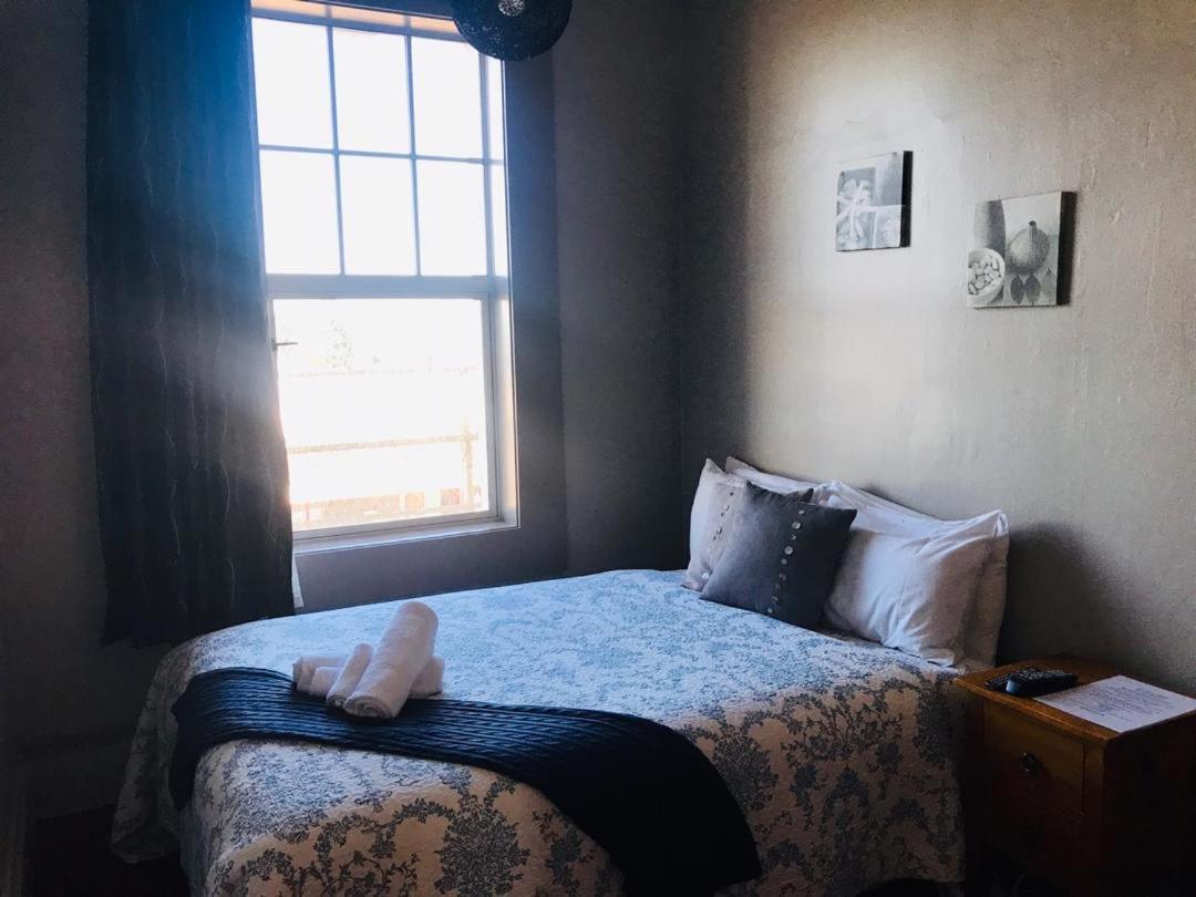 Otautau Hotel Екстериор снимка